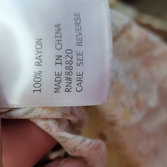 ava christine Pale Yellow & Orange Floral V-Neck 3/4 Sleeve Top Small - Picture 5 of 6